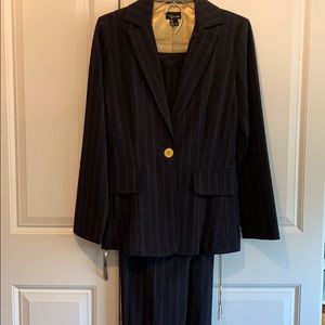 2 piece suit, size 7/8
